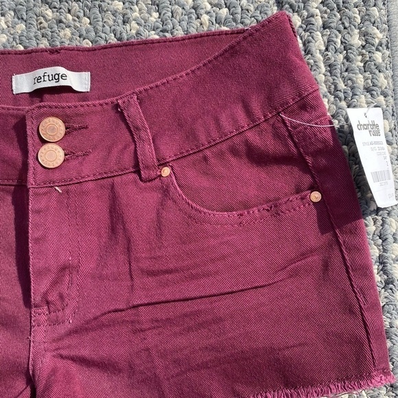 NWT. Mid rise shorts.​ - Picture 4 of 7
